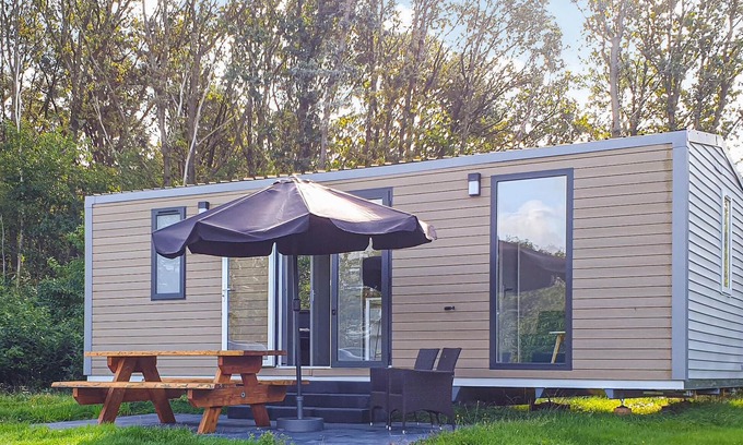 Hoogersmilde House | Cozy 2-Bedroom Retreat in Hoogersmilde with Spa & Breakfast