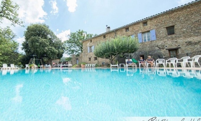 Signes Apartment | Tranquil Studio with Pool & Vineyard Views, Rated 10/10