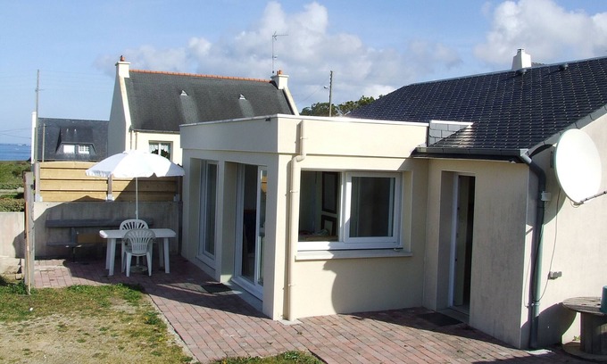 Lampaul-Plouarzel Apartment | Oceanfront Studio for 4 with Spectacular Iroise Views