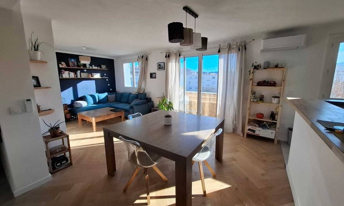 Saint-Giniez Apartment | Nice T2 with Wifi and balcony in Marseille