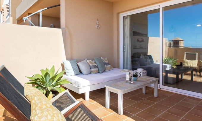 Poris de Abona Apartment | Modern Terrace Apartment with Shared Pool - PORÍS 2