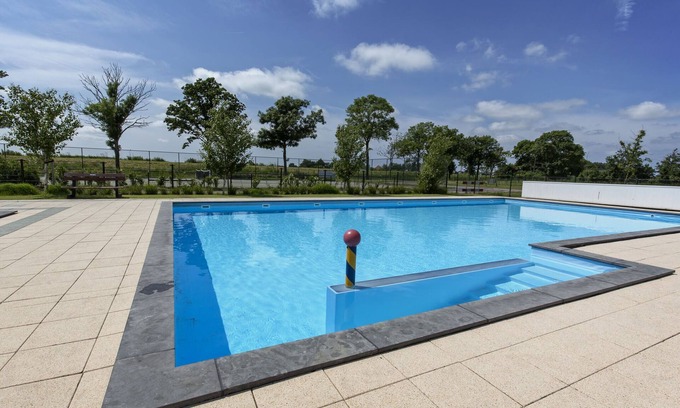 West-Graftdijk House | Cozy Tiny House near Alkmaar with Pool & Breakfast