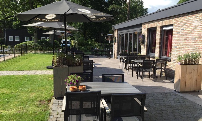 IJhorst House | Cozy Tiny House with Veranda Near Ijhorst - Pet Friendly