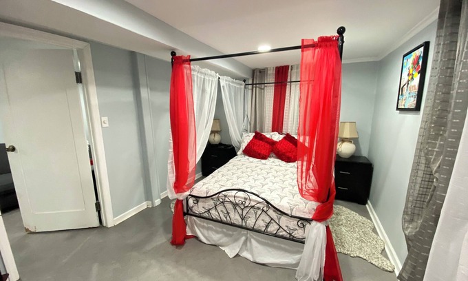 North Bergen Apartment | Nice two bedroom apt at 25 minutes to New York excellent bus transportation