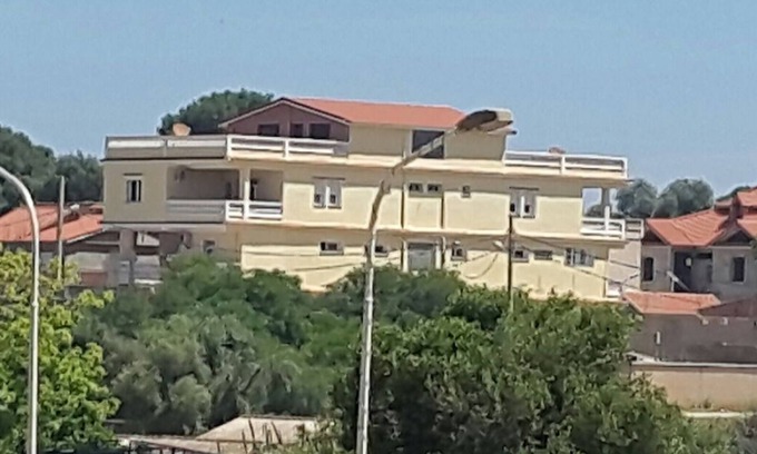 Tipaza Province House | Scenic Retreat with Kitchen and Breakfast Included