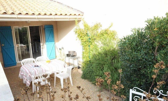 Portiragnes-Plage House | Relax in a Secure Villa with Pool, Steps from the Beach