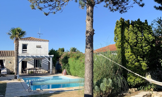 La Bree-les-Bains House | Inviting Villa in La Bree Les Bains with Pool, 300m to Beach
