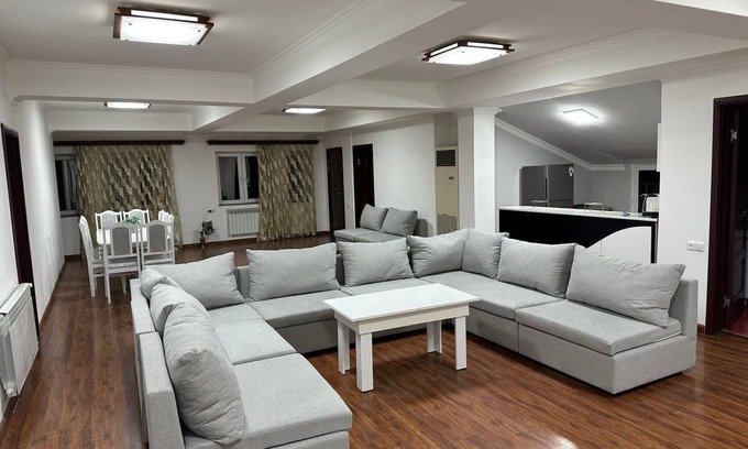 Kentron Villa | Relaxing Villa with Pool in City Center - Pet Friendly Stay