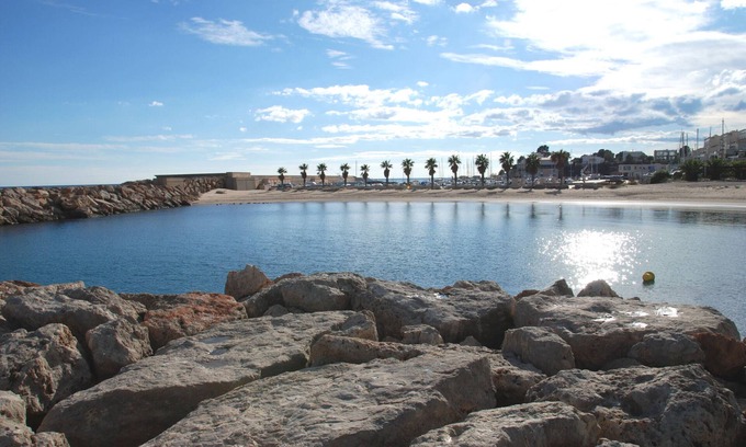 Calafat Villa | Beautiful Villa for 10 with Private Pool, Steps from Beach