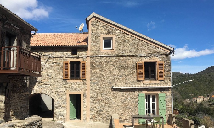 Sant'Andrea-di-Bozio House | Ideal Retreat at Nice Village House with Lake Views & Spa