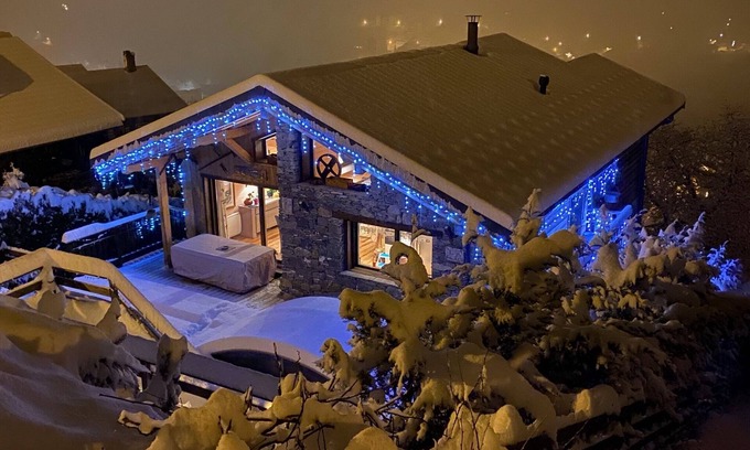 La Perriere Ski Chalet | Chalet Escape at Chavonnes Courchevel - Rated 9.6/10