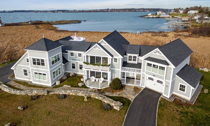 Bailey Island House | Prime Waterfront Hotel in Maine with Private Beach Access