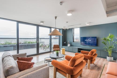 Rathmines Apartment | Inviting Niche Living Rathmines with Pool & Kitchen Access