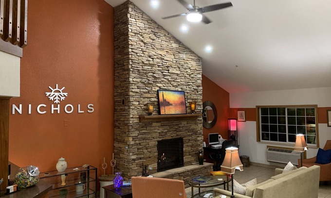 Red Wing Hotel | Welcoming Nichols Inn of Red Wing: Rated 9/10, Family-Friendly