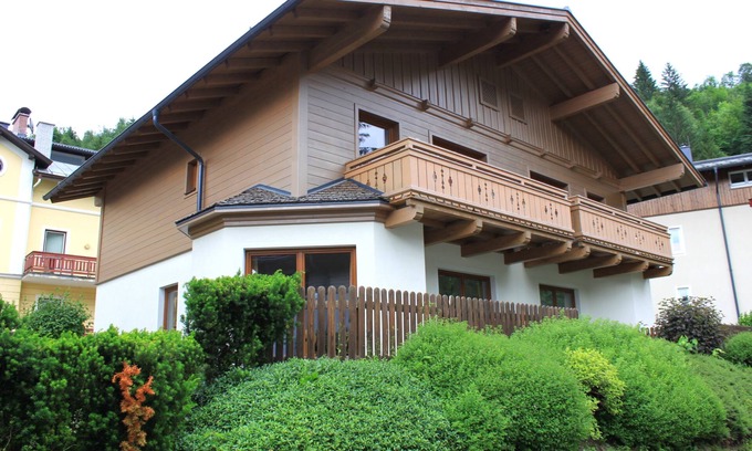 Bad Gastein House | Nicola House - Pet Friendly Retreat with Pool & Spa in Bad Gastein