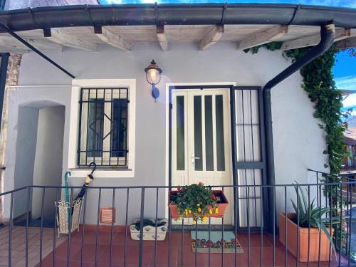 Sesto Calende Apartment | Nicolaus: Pet-Friendly Hotel with Breakfast & Family Amenities