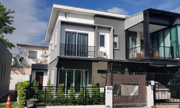 Ban Mai House | Cozy Nido Guest House Near Impack Arena with Breakfast