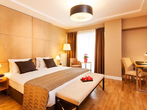 Esenyurt Hotel | Relax at Nidya Hotel Esenyurt with Spa & Pool Amenities