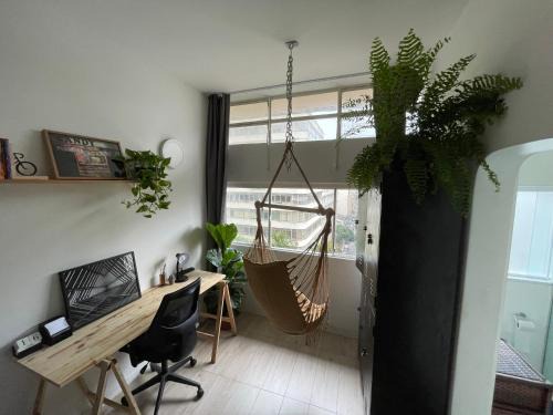 Santa Ifigenia Apartment | Comfortable Niemeyer for 4 Near Galeria Rock and Metro