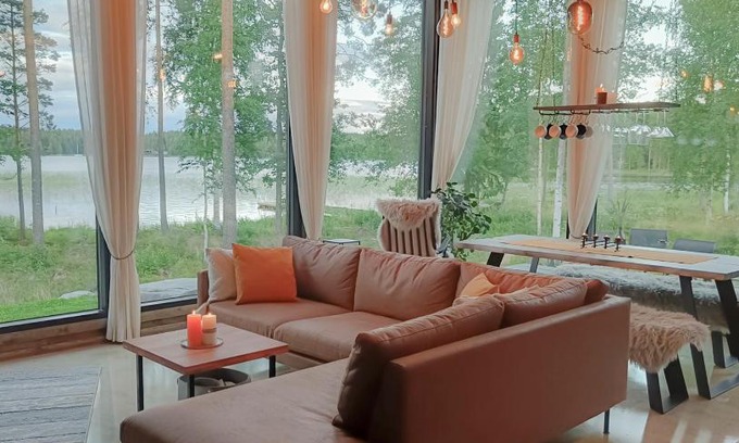 Tampere Villa | Explore Niemi-Kapeen Kokkoranta Lake House with Oceanfront Views