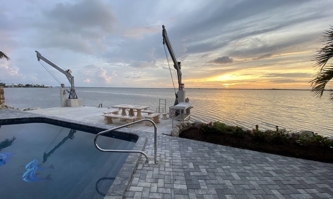 Cutthroat Harbor Estates House | Unforgettable Oceanfront Retreat at Night Jasmine House