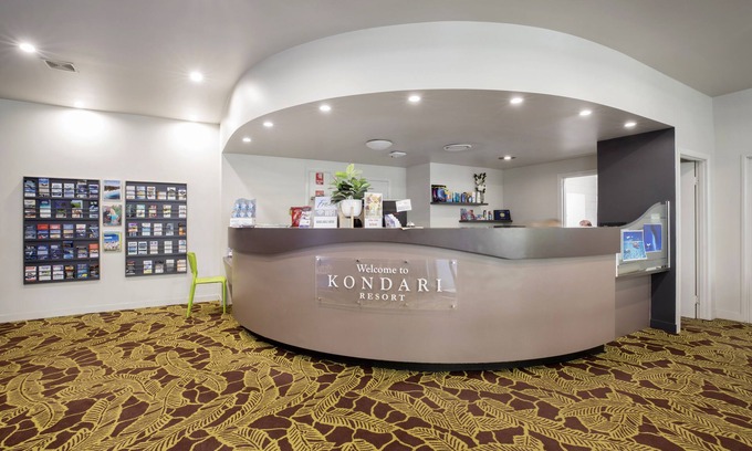 Urangan Resort | Discover Comfort at Kondari Hotel with Pool & Dining Options