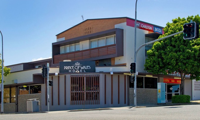 Nundah Hotel | Discover the Prince of Wales Hotel with Pool & Restaurant