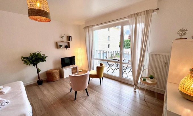 Le Beau Site Apartment | Welcoming Nihal YourHostHelper - Family-Friendly Retreat