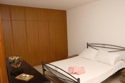 Keramidi Apartment | Kid-Friendly Nikolaou Apartments in Beautiful Keramidi
