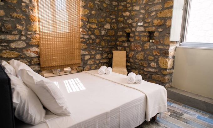 Oitylo House | Experience Nikolas Stone House in Oitilo with Pool & Breakfast
