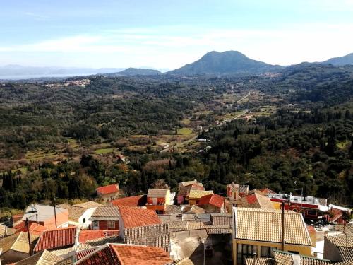 Pelekas House | Exceptional Nikolas View House: Child-Friendly Retreat