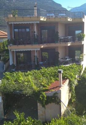 Dorida Apartment | Family-Friendly Nikolitsa Apartments with 9.3/10 Guest Rating