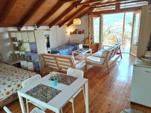 Figaleia Apartment | Family-Friendly Getaway at Nikos Loft Olympia - Rated 9/10
