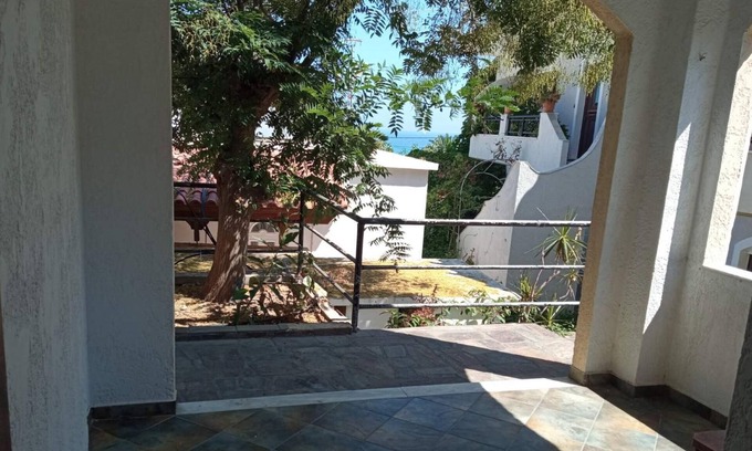Gialiskari Apartment | Discover Nikos Studio 3: Family-Friendly Retreat in Gialiskari