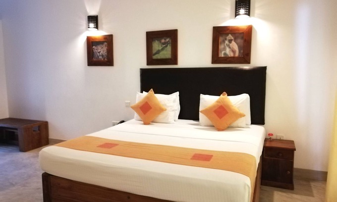 Embilipitiya Hotel | Discover Nildiyamankada Safari Lodge with Pool & Spa