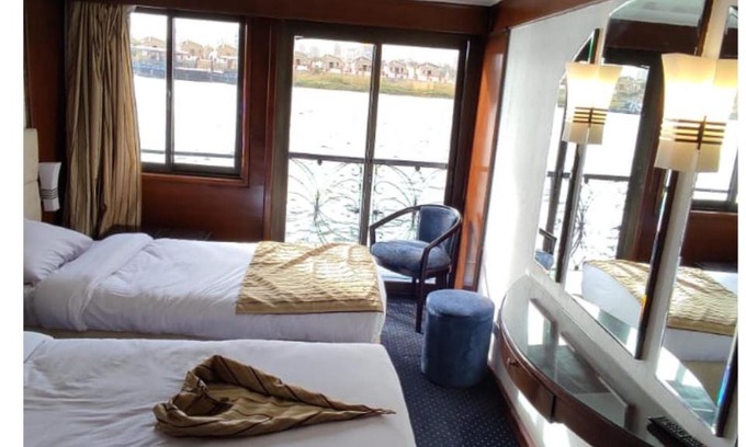 Sawhaj Hotel | Discover Nile Elite Sohag: 10/10 Rated with Pool & Breakfast