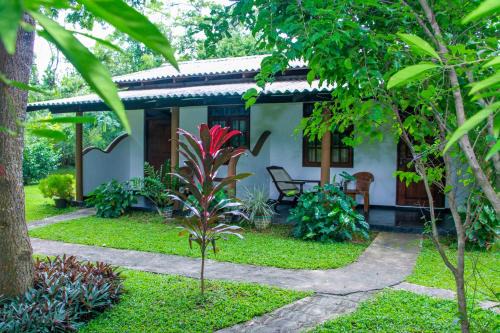 Sigiriya Cabin | Guest Rated 10/10: Nimsara Lodge Sigiriya with Breakfast
