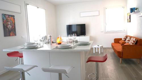 Crema Apartment | Experience Nina House: Pet-Friendly Stay with Breakfast