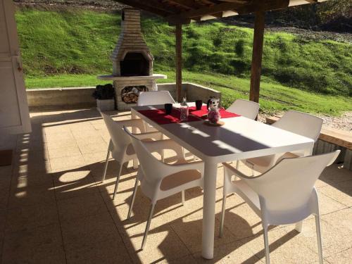 Arandelovac House | Exceptional Nina Hotel: Pet-Friendly & Family Approved Stay