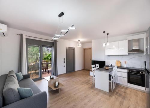 Apolpaina Apartment | Experience Ninemia Homes 2: Perfect for Families, Top Rated!