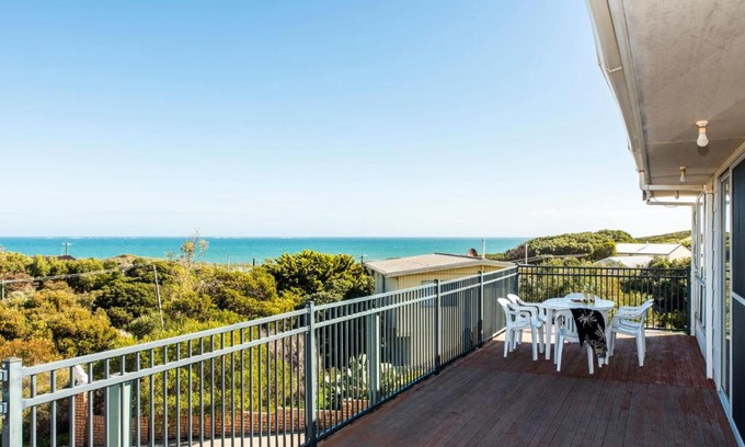 Guilderton House | Ninettas Views - Ideal Coastal Retreat for Families