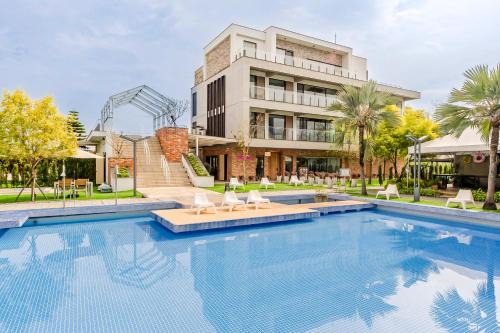Dongshan House | Experience寗夏時光: Top-Rated Stay with Pool & Breakfast