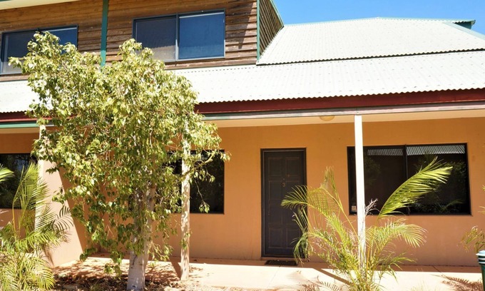 Exmouth House | Family-Friendly Ningaloo Breeze Villa 3 with Kitchen Access