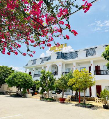 Phan Rang Hotel | Relax at Ninh Chu 2 Hotel with Oceanfront Pool Access