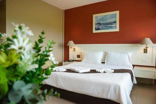 Makham Tia Hotel | Budget-Friendly Nipa Garden Hotel with Spa & Restaurant