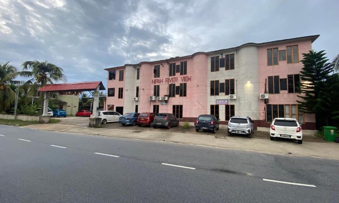 Losong Feri Hotel | Budget-Friendly Nipah River View Hotel with Breakfast