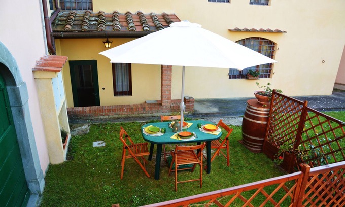 Lastra a Signa House | Discover Nipitella Apartment with Spa & Pet-Friendly Options