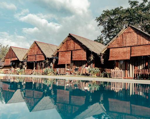 Kijal Ski Chalet | Discover Nipoh Beach Cottage: Oceanfront Bliss Awaits