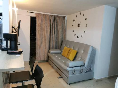 Bello Apartment | Pet-Friendly Duplicado Apartment with Pool on 25th Floor
