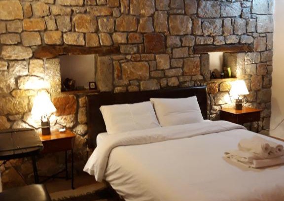 Kontsika Apartment | Experience Niriides: Oceanfront Retreat with Pet-Friendly Perks